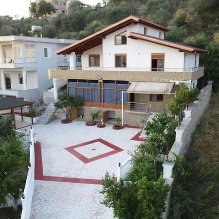 Πανσιόν Geri's Vlorë