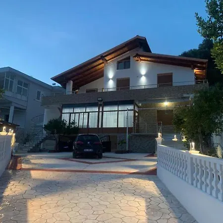 Πανσιόν Geri's Vlorë