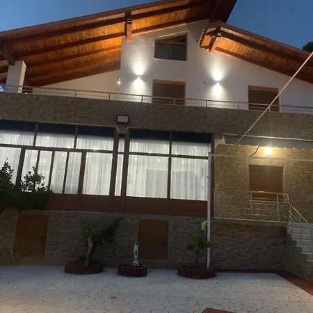Πανσιόν Geri's Vlorë